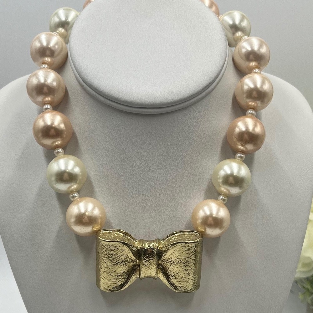 Lucia Vintage Large Faux Cream‎ champagne Pearl Gold Tone Bow Collar Necklace